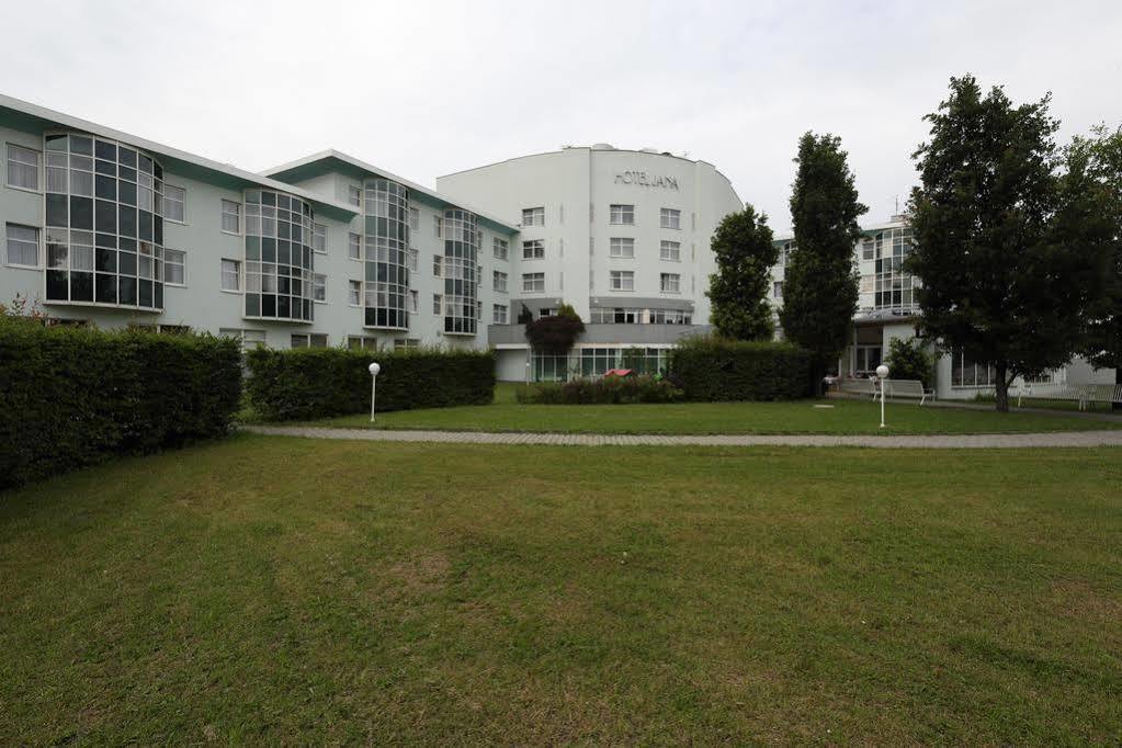 Hotel Jana Přerov Eksteriør bilde